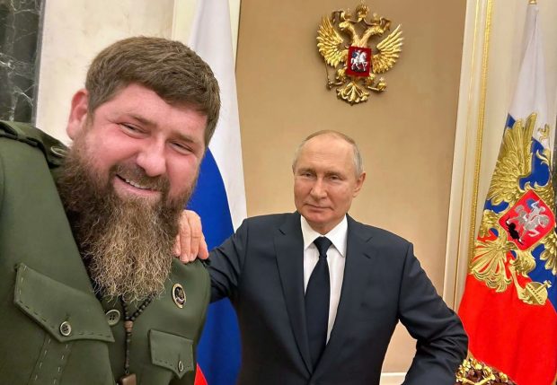 Ramzan Kadîrov poate obține mine de aur de la un oligarh rus dacă-i păstrează lui Vladimir Putin bazele militare din Siria