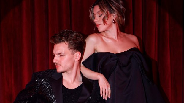 Ce cadou și-au făcut influencerii Renata Bota & Christian Balázs pentru a asculta colinde în călătoriile de sărbători