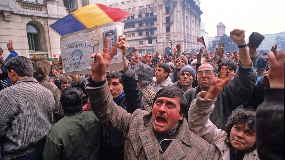 5 povești greu de uitat de la Revoluție: „Ce era prin curte, parcă era război” & „Ne-au confundat cu teroriștii. Credeau că o să fie otrăviți”