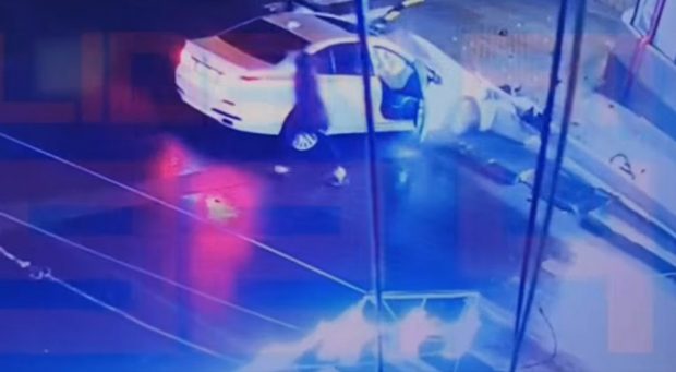 Un adolescent de 15 ani din Galați a provocat un accident grav, lovind un stâlp de înaltă tensiune | VIDEO