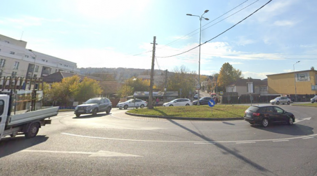 O stradă din Cluj-Napoca le dă mari bătăi de cap șoferilor: „Nu se poate găsi o modalitate de a rezolva problema?”