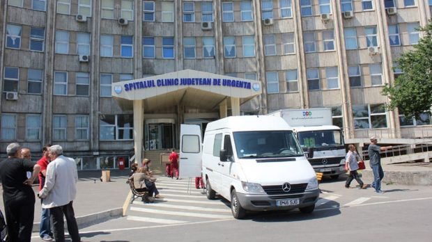 Un bărbat din județul Constanța a ajuns în stare gravă la spital, după ce şi-a dat foc în faţa unei săli de jocuri de noroc