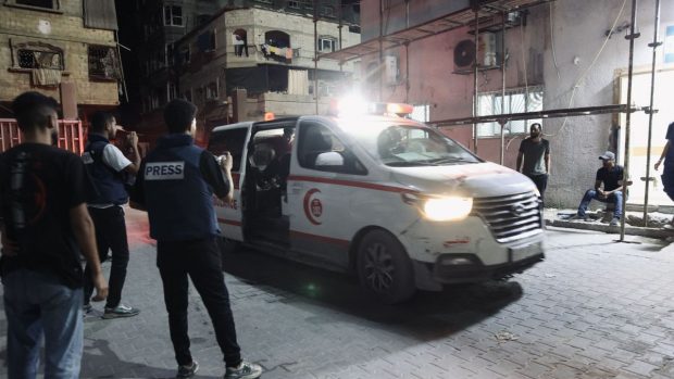 Israelul a reținut 240 de palestinieni, inclusiv medici, după un raid la spitalul din Gaza. Hamas, apel disperat către ONU | VIDEO