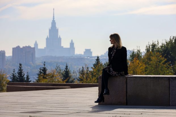 Studentele din Rusia, ademenite cu 900 de euro să facă cât mai repede un copil