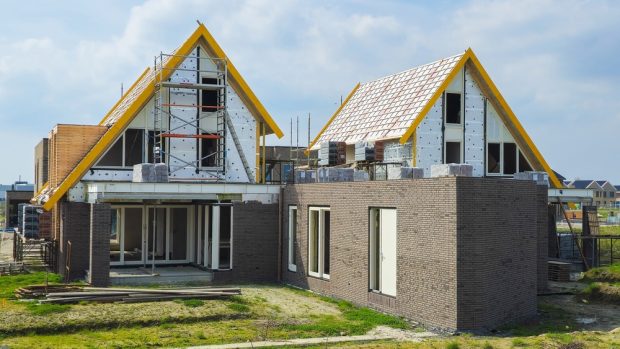 Care este diferenţa dintre suprafaţa utilă şi suprafaţa construită