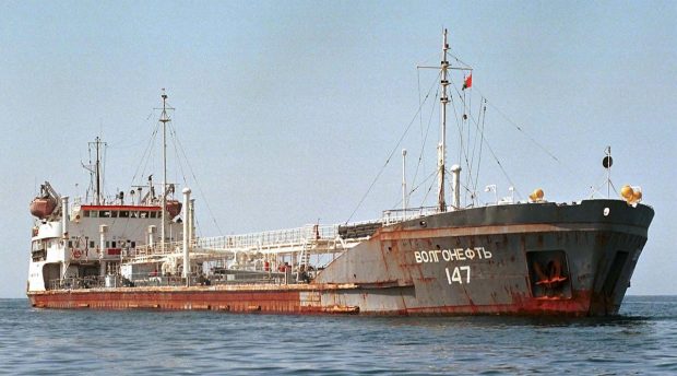 Un alt petrolier rusesc trimite semnale de alarmă în Marea Neagră. Cum arată dezastrul lăsat de primele două nave scufundate