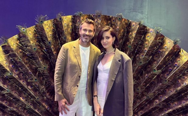 Imagine Stire Imagini cu Nicolai Tand și soția lui, Monica, alături de Salman Khan și Iulia Vântur. Cum au fost surprinși în Dubai | 2review.ro