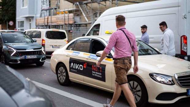 Orașul din Germania care oferă femeilor vouchere pe care să le folosească la taxi, pe timp de noapte