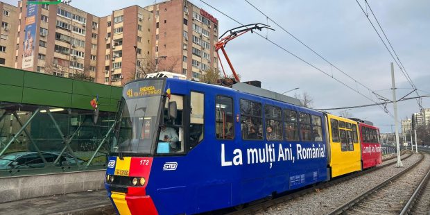 Tramvaiul Tricolor circulă în București pe linia 41. „Arborăm cu mândrie drapelul țării!”