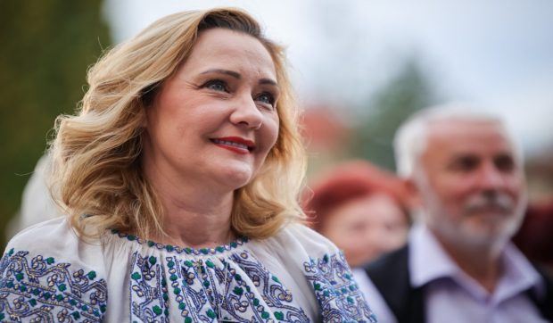 Elena Lasconi, la biserică după vot: „M-am rugat pentru democrație”