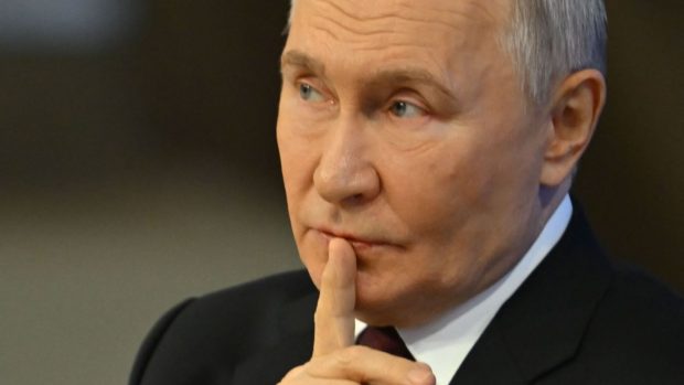 Întrebarea pe care Vladimir Putin nu se aștepta să o audă chiar la Moscova și la care a început să răspundă tușind | VIDEO