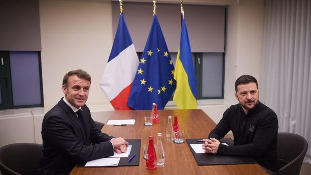 Liderii NATO și UE se grăbesc să ofere mai mult ajutor Ucrainei înainte de învestirea lui Donald Trump