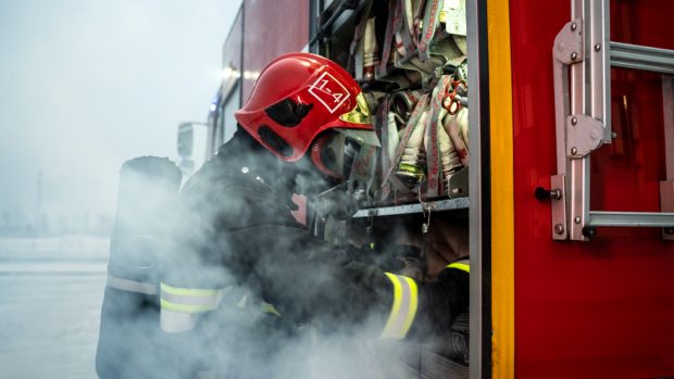 Un complex pentru persoane cu dizabilități din Pitești a luat foc. Peste 100 de oameni au fost evacuați, printre care 38 de copii