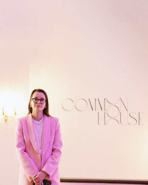 Romina Banu, fondatoarea Common House: „Am vrut să creez un loc care reunește o comunitate. Realitatea antreprenorului creativ este cea în care jonglează zilnic cu mai multe roluri”