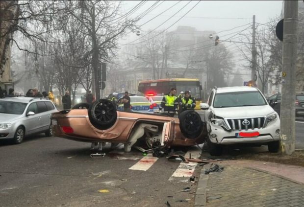 Cine e șoferița de 29 de ani care s-a răsturnat cu Bentley-ul în Ploiești. Era băută și n-are permis