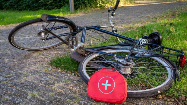 Biciclist ucis de un șofer băut, în Dâmbovița. Criminalul a fugit de la locul faptei
