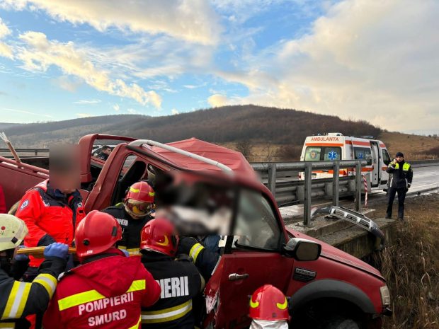 Un mort și un rănit în urma unui grav accident rutier din județul Cluj
