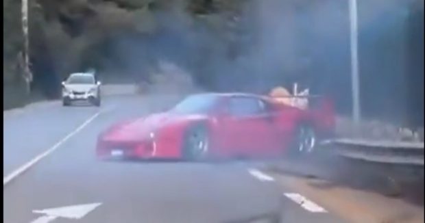 Momentul în care Ferrari-ul de două milioane de euro al unui pilot de Formula 1 se izbește de un parapet