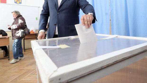 USR și AUR au cerut Avocatului Poporului să atace la CCR OUG privind organizarea alegerilor prezidențiale 2025