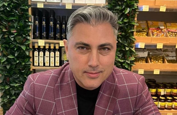Imagine Stire Mesajul lui Alexandru Ciucu după ce s-a aflat că el și Alina Sorescu au divorțat oficial. Ce îl preocupă acum pe fostul soț al cântăreței | 2review.ro