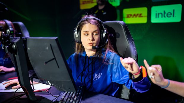 Ana Dumbravă câștigă premiul pentru cea mai bună jucătoare de Counter-Strike din lume, al treilea an consecutiv: „Vreau să dedic acest premiu eroului meu”