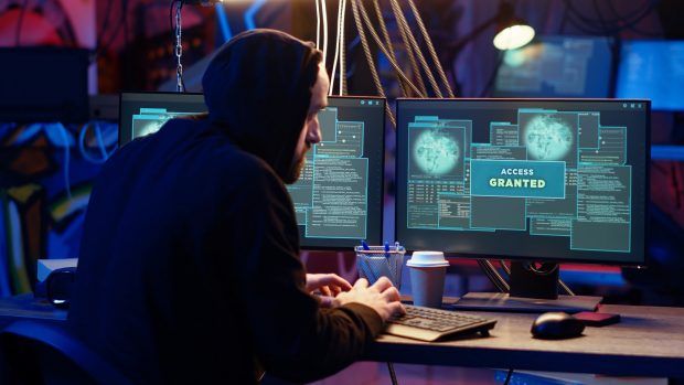 Atac cibernetic al hackerilor asupra site-ului SRI. Surse: „Astfel de atacuri au loc în permanență”
