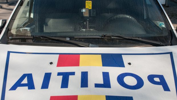 Focuri de armă trase de polițiștii din Galați pentru prinderea unui șofer fără permis și băut. Agenții au fost amenințați cu moartea