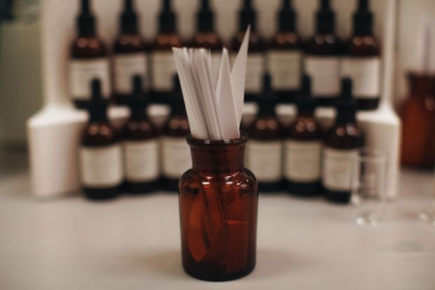 Avantajele utilizării mostrelor de parfum pentru difuzoare