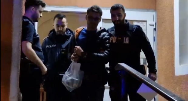 Jurnaliști atacați la protestul pentru Călin Georgescu. Mitingul, presărat cu amenințări și instigare la violență. Bărbatul care a distrus mașina unei televiziuni, reținut