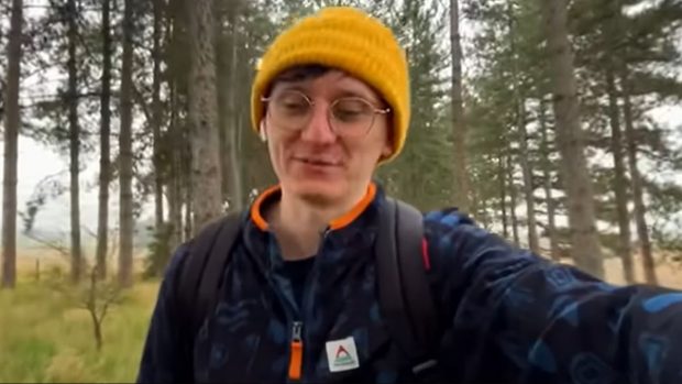 Un bărbat a făcut 250.000 de pași într-o săptămână pentru a afla cum va reacționa corpul, iar rezultatele l-au uimit | VIDEO