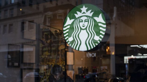 Salariu de 96 de milioane de euro în 4 luni pentru noul CEO de la Starbucks, angajat în septembrie 2024