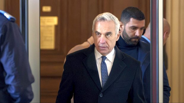 Călin Georgescu nu va fi lăsat să candideze la alegerile prezidențiale 2025, spune Gigi Becali: „Serviciile secrete trebuie să intervină la CCR”