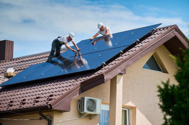 Cât produce un sistem fotovoltaic de 5 kW și cum să calculezi necesarul de energie?