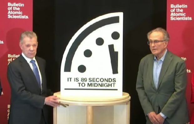 Orologiul Apocalipsei, dat înainte cu o secundă: „Este mai aproape de catastrofă decât a fost vreodată”. Cele trei mari pericole pentru omenire