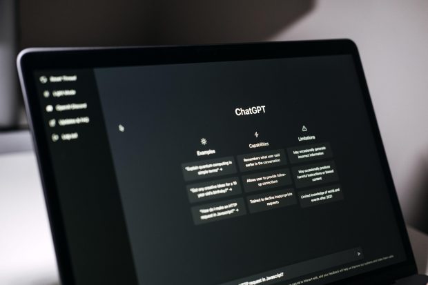 OpenAI îl dă în judecată pe Elon Musk. Ce acuzații îi aduce compania miliardarului: „Vrem să-l oprim”