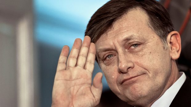 Crin Antonescu, ultimatum pentru Marcel Ciolacu și Ilie Bolojan: „Dacă mai aveți vreo treabă cu mine, mă căutați. Dacă nu, nu”