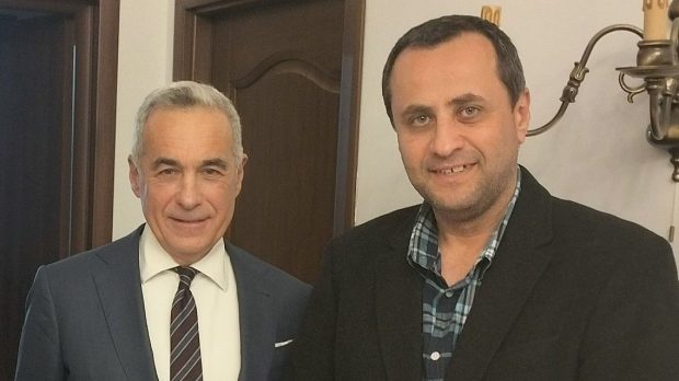 Primul înalt fost oficial SRI care se afișează mândru alături de Călin Georgescu: „Viitorul președinte al României Reale”