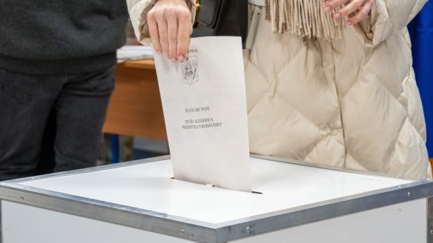 Cum se schimbă votul în străinătate la alegerile prezidențiale 2025, „pentru a nu mai lăsa acel ecart de timp de influenţare a votului”