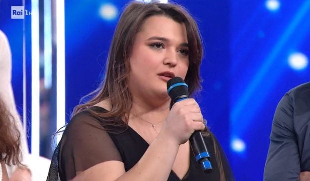 Denisa Curtașu, românca din Târgoviște care a câștigat o etapă a show-ului „De pe stradă pe scenă”, de la Rai 1, și-a întâlnit mama după 5 ani