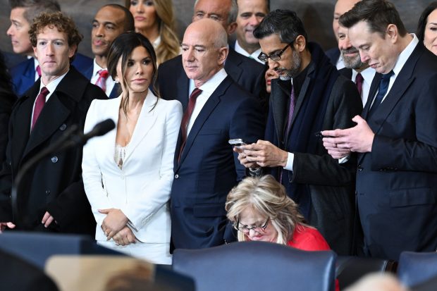 Cine-l perie mai apăsat pe Trump? Crypto-politica la putere