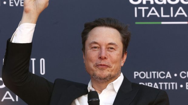 Elon Musk și-a schimbat numele pe rețeaua X, fostă Twitter. Acum îl cheamă Kekius Maximus