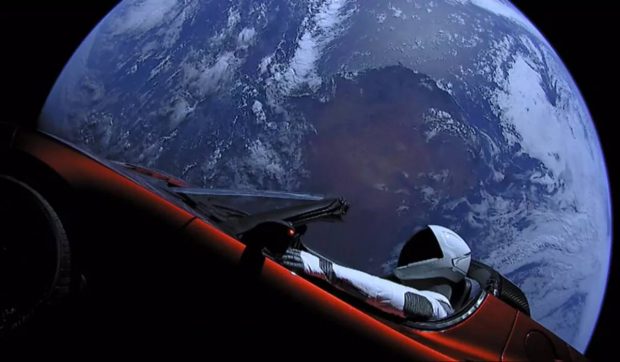 Asteroidul care se apropia periculos de Pământ e, de fapt, Tesla pe care Elon Musk a lansat-o în spațiu în 2018