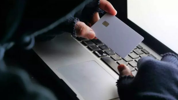 Frauda care face ravagii în conturile bancare ale românilor continuă. DNSC: „Nu furnizaţi niciodată telefonic date cu caracter sensibil”