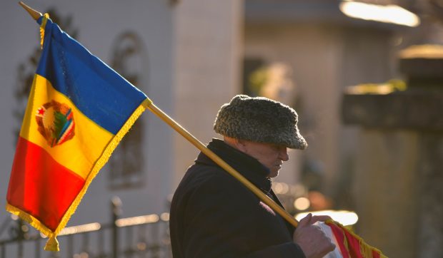 Manual și muzeu pentru a înfrunta amnezia comunismului: Ce-ar fi dacă nostalgicii comunismului ar retrăi o săptămână din regimul Ceaușescu?