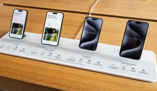 iPhone, detronat de pe primul loc pe piaţa chineză de concurenţii Vivo şi Huawei