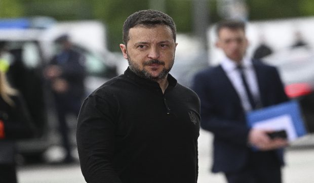 Volodimir Zelenski sancționează propagandiștii ruși și retrage titlul de Erou al Ucrainei | VIDEO