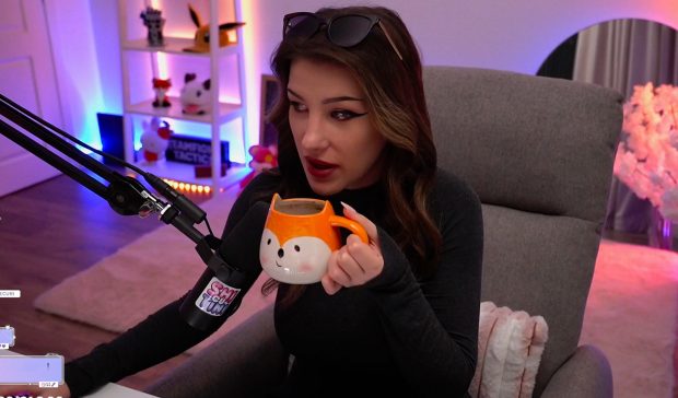 Andreea Ursu, alias „Foxify”, tânăra din Vatra Dornei devenită idol în online. „În Franța am vrut să mă angajez la Carrefour”