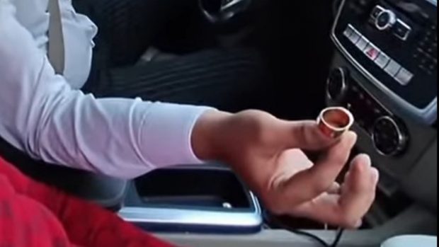 Doi „milionari din Dubai” rămași fără benzină în SUA, filmați când vor să vândă un ghiul cu 20 de dolari: „Dubai de Țăndărei”