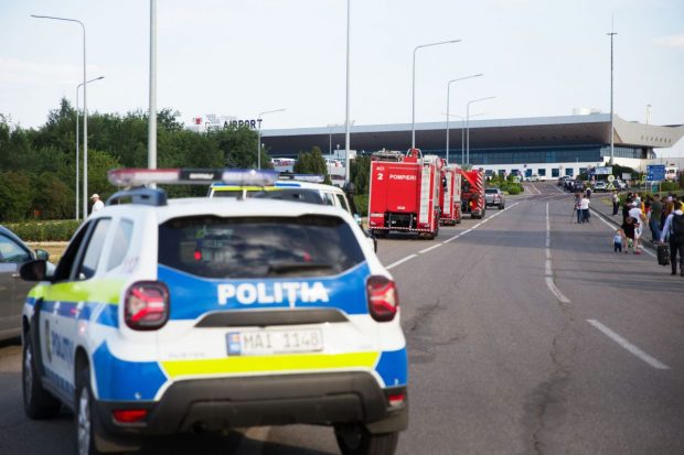 O mașinuță de jucărie cu un dispozitiv explozibil a fost descoperită într-un colet pe aeroportul din Chișinău