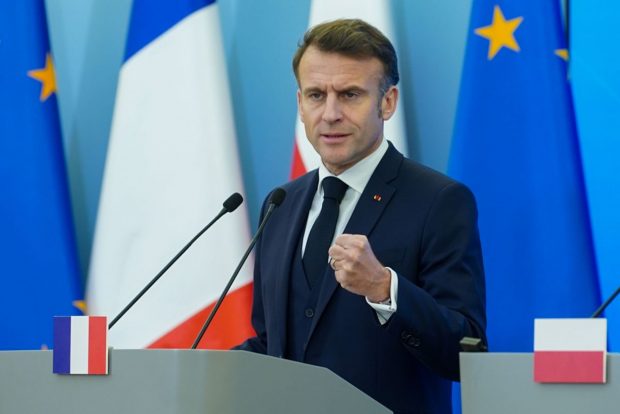 Emmanuel Macron cere Ucrainei „să poarte discuții realiste” cu privire la problemele teritoriale
